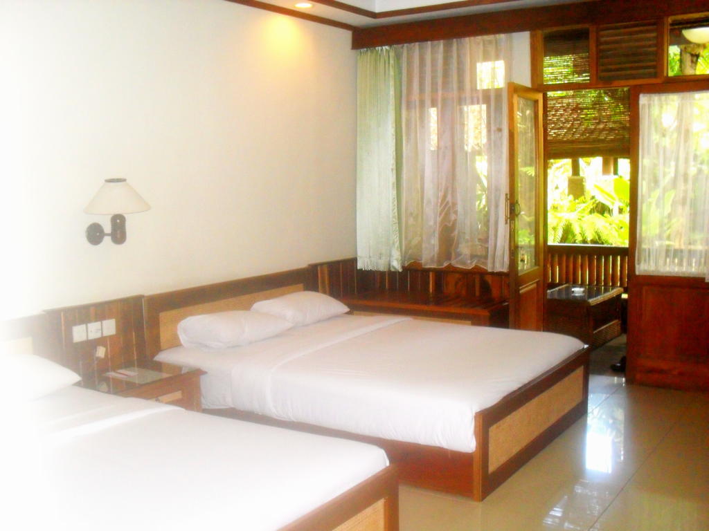 Sunrise Hotel Beach Pangandaran Rum bild