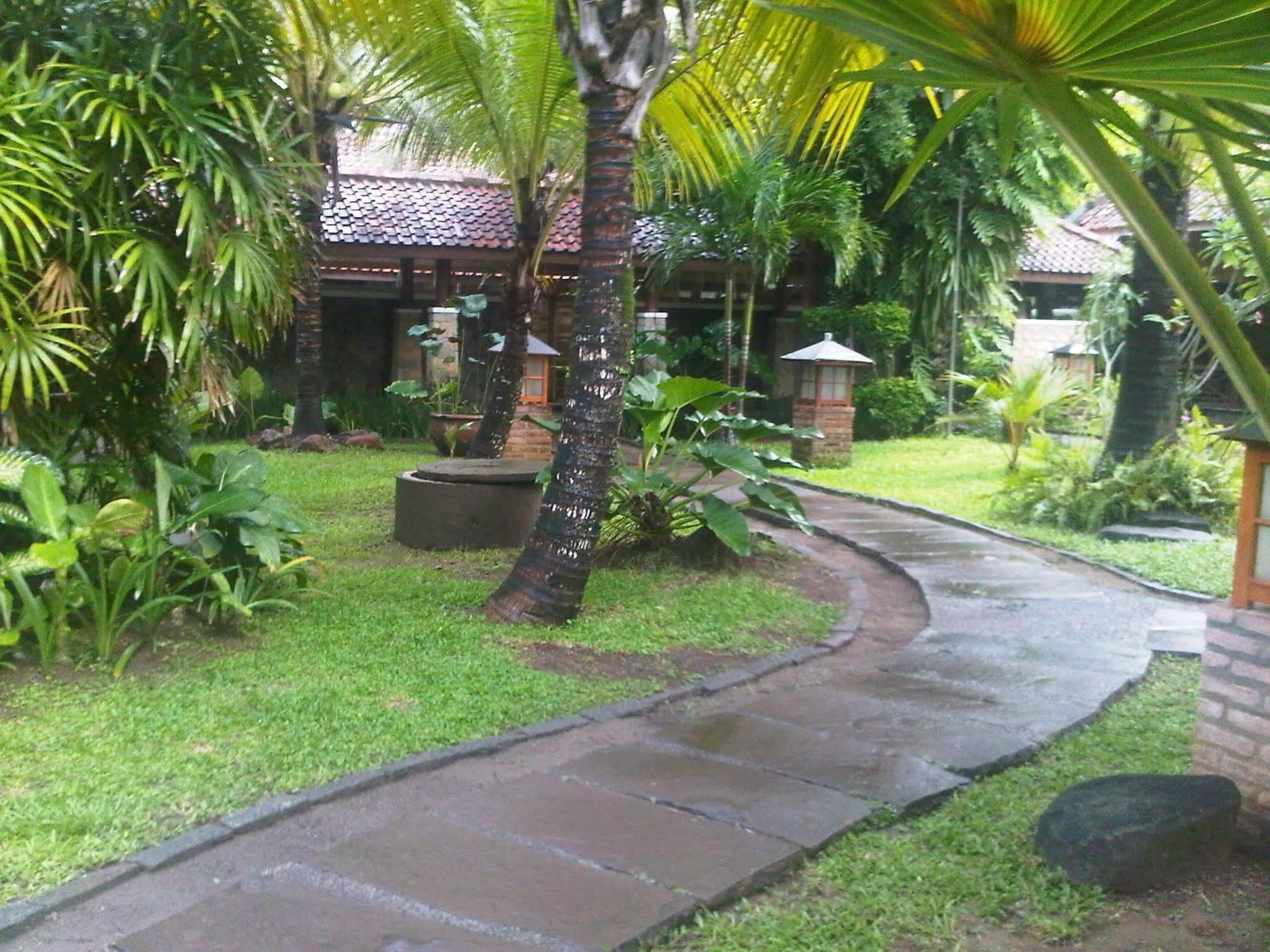 Sunrise Hotel Beach Pangandaran Exteriör bild